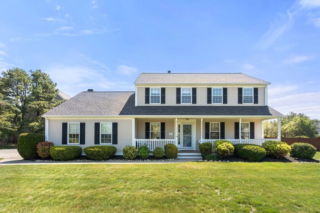 Property Photo: 1 Lynne Cir MA 02360