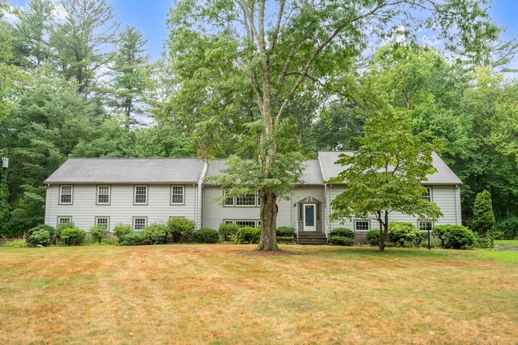 Property Photo:  10 Radcliffe Rd  MA 02493 