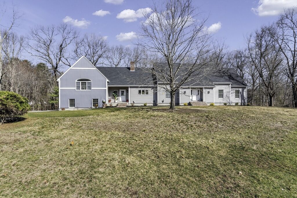 Property Photo:  30 Anne Rd  MA 01845 