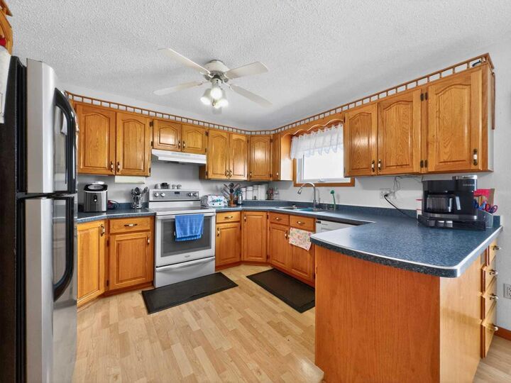 Property Photo:  107078 Range Road 144  AB T0H 2H0 