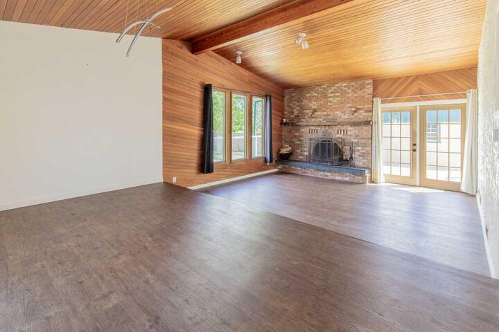 Property Photo: 67 E 200 S AB T0K 2S0