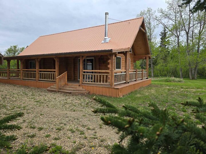 Property Photo:  5017 50 Avenue  AB T0H 0E0 