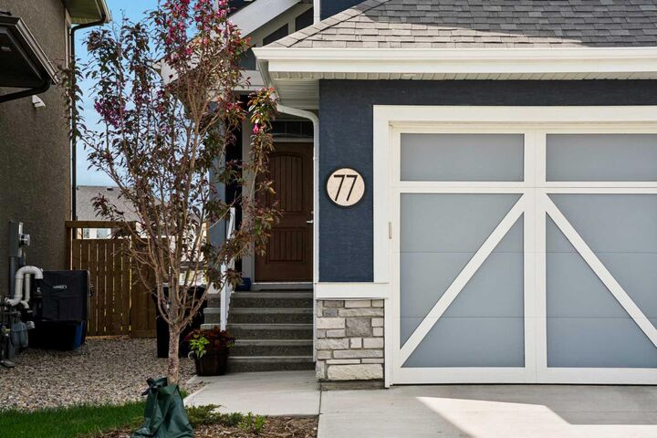 Property Photo: 77 Magnolia Heath SE AB T3M 2Z7