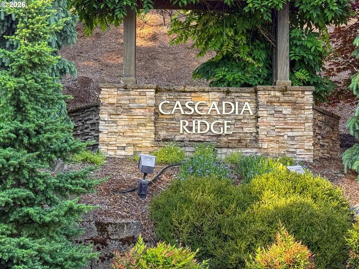 Property Photo: 1380 NE Rockwell Dr OR 97023