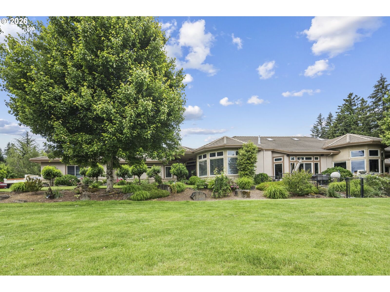 Property Photo: 17695 S Fieldstone Ct OR 97045