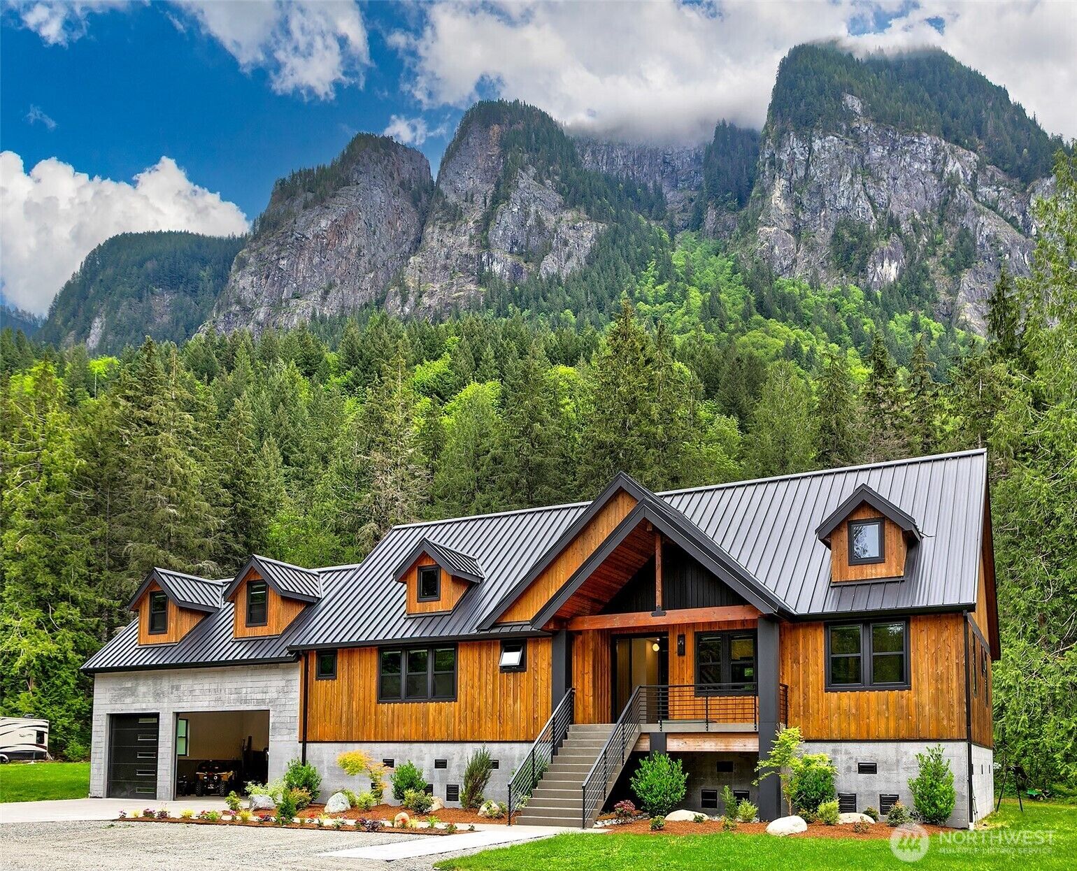 Property Photo:  7538  Moon Valley Road SE  WA 98045 
