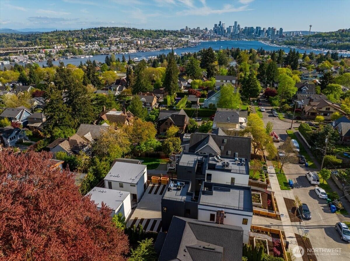 Property Photo: 4120 Burke Avenue N WA 98103