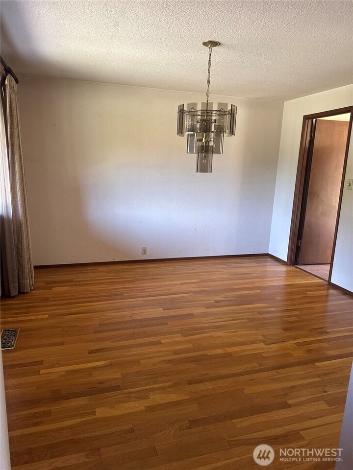 Property Photo: 4464 122nd Avenue SE WA 98006