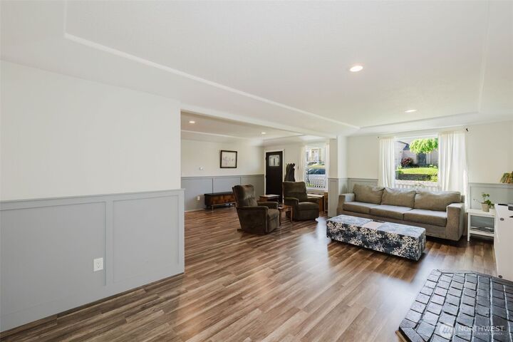 Property Photo:  918  Ellinor Avenue  WA 98584 