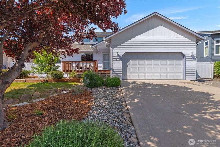 Property Photo: 1516 Rex Road WA 98801