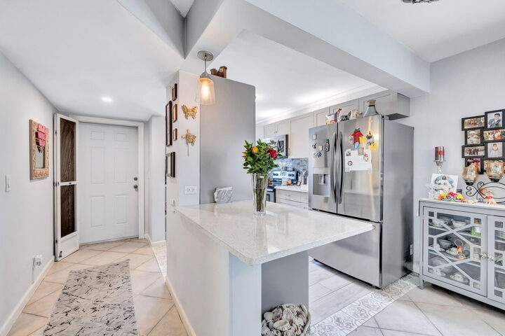 Property Photo: 305 Congressional Way FL 33442