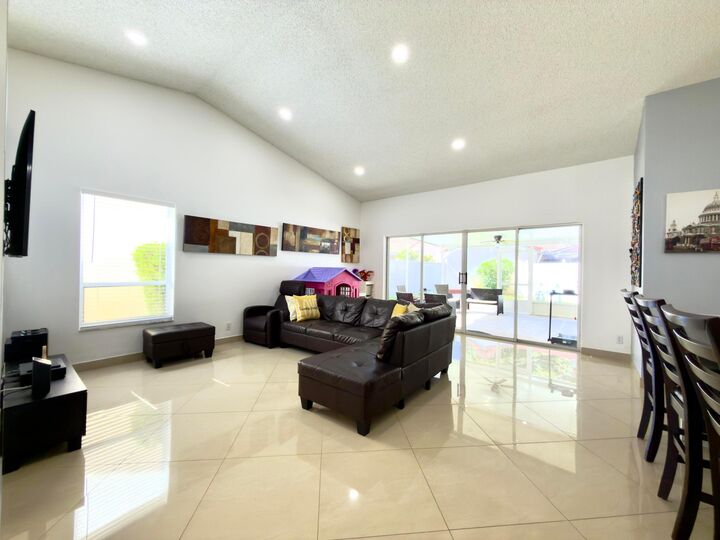 Property Photo:  10189 Balsa Way  FL 33410 