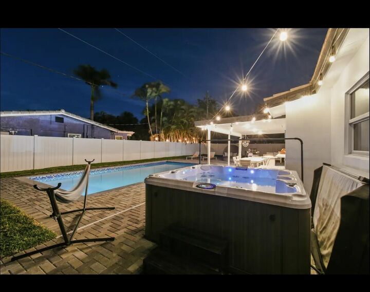 Property Photo: 5040 NE 22nd Avenue FL 33064