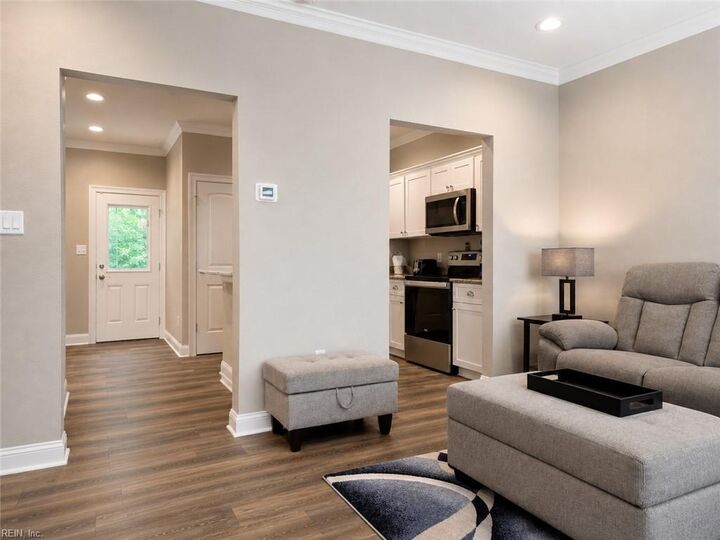 Property Photo: 110 N 11th St VA 23434