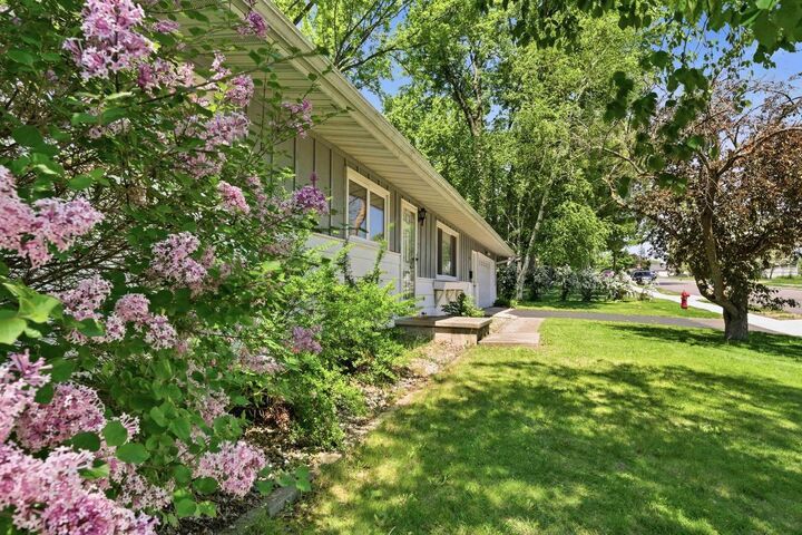 Property Photo: 406 Hamburg Street WI 54971
