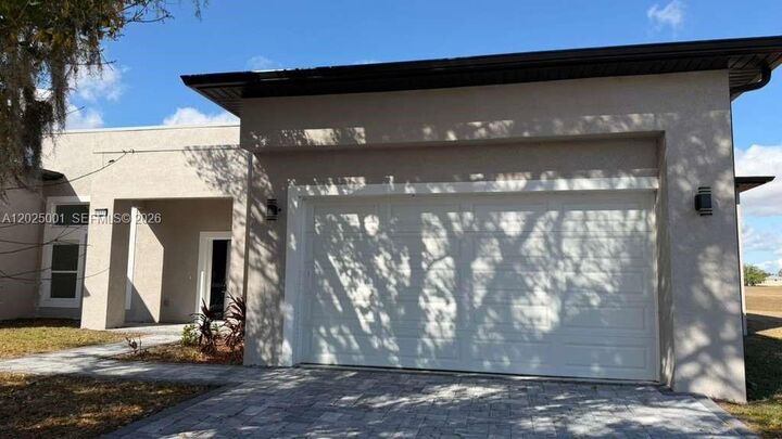 Property Photo: 6805 Heavitree Dr 6805 Heavitree Dr FL 33876