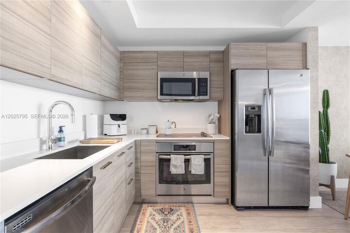 Property Photo:  121 NE 34th St 2111  FL 33137 