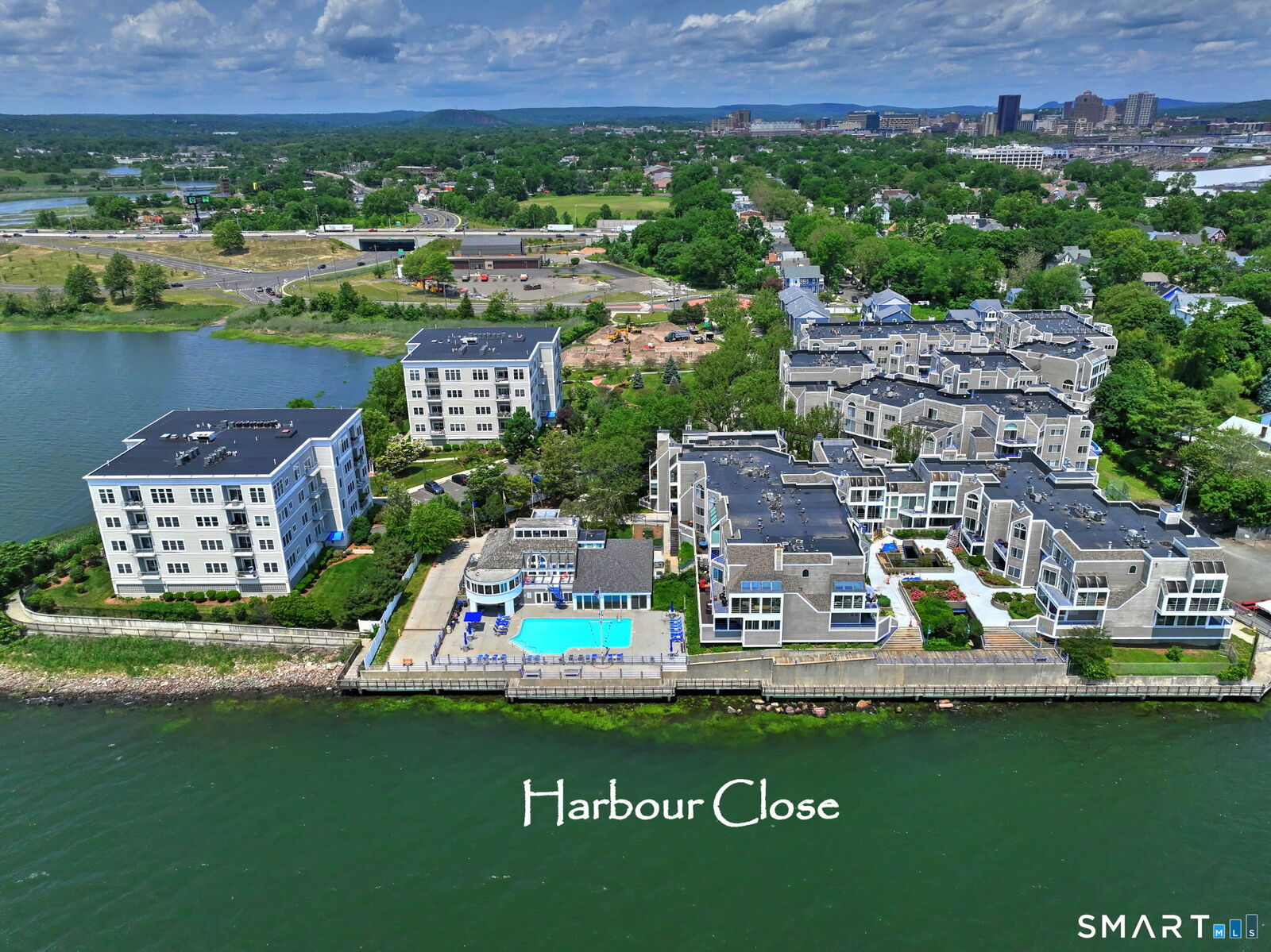 Property Photo:  111 Harbour Close 111  CT 06519 