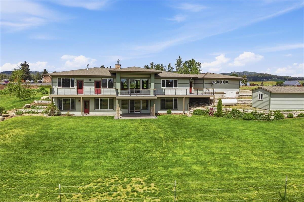 Property Photo: 202 Allen Rd WA 99009