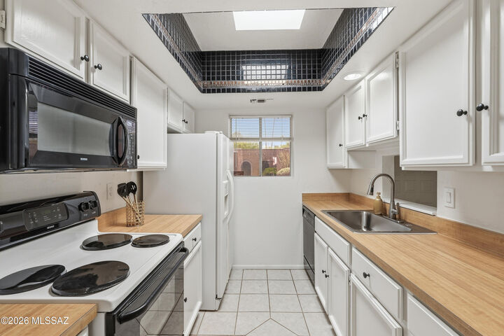 Property Photo: 2852 W Sheryl Drive AZ 85713