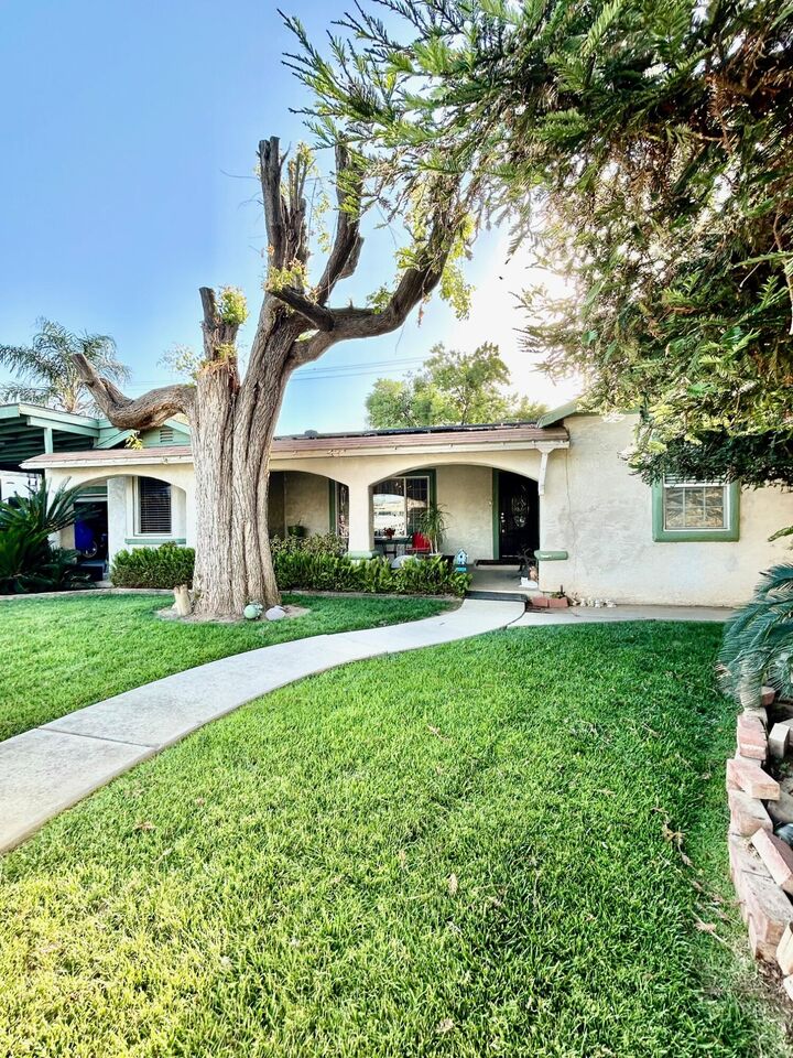 Property Photo: 417 S Valencia Boulevard CA 93286