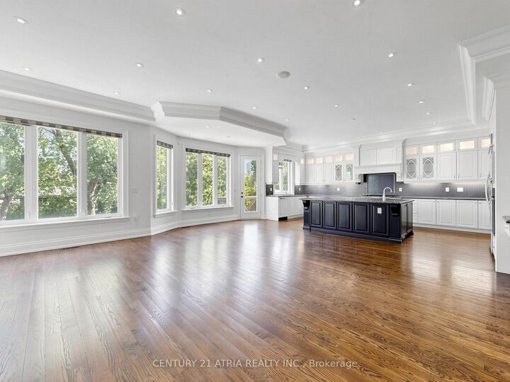 Photo de la propriété: 111 Byng Avenue ON M2N 4K5