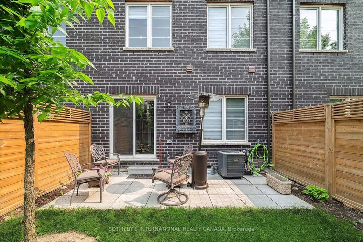 Property Photo: 12 Deep River Lane S ON L4C 5S4