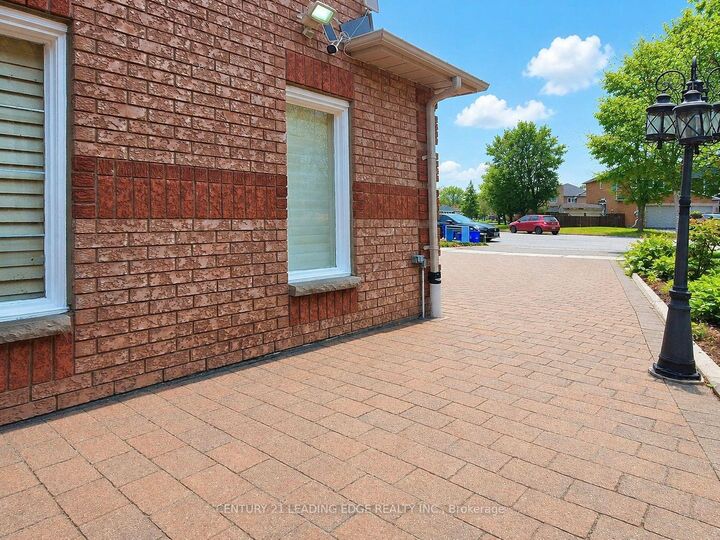 Property Photo:  77 Sunbird Boulevard  ON L4P 3V8 