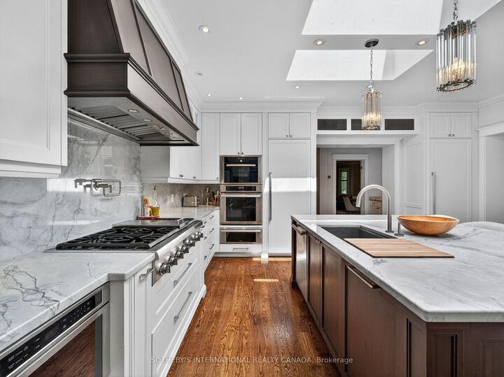 Property Photo: 70 Oriole Road ON M4V 2G1