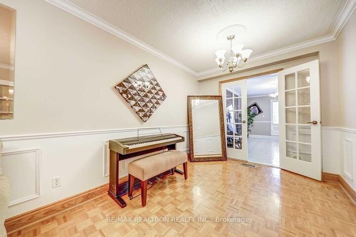 Property Photo: 117 Dunsfold Drive ON M1B 1T5