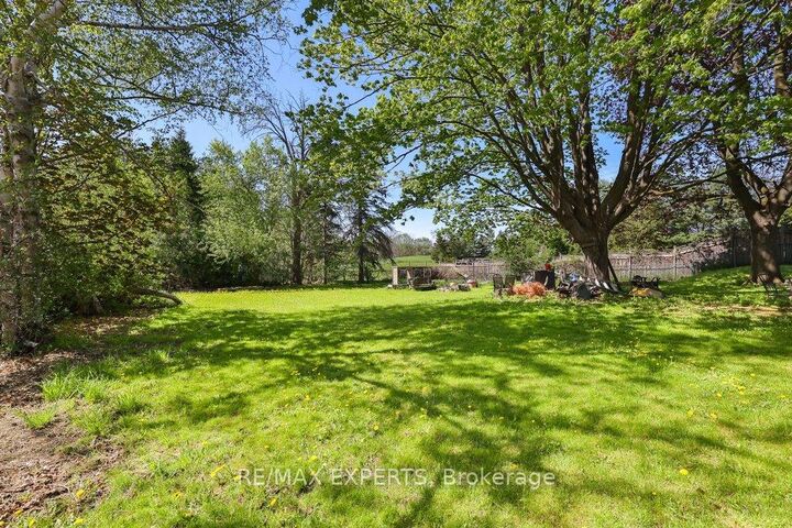 Property Photo: 6531 King Road ON L0G 1N0