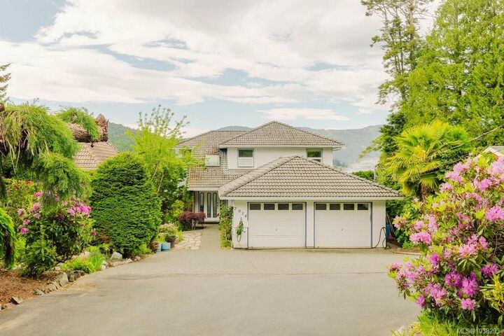 Property Photo: 7014 Brentwood Dr BC V8M 1B4