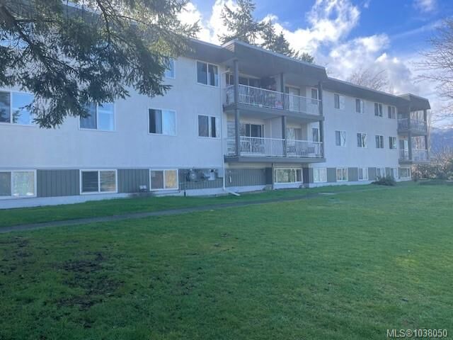 Property Photo:  997 Bowen Rd 4201  BC V9R 2A4 