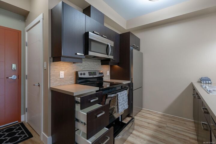 Property Photo: 5822 Garden St 206 BC V0L 3V9