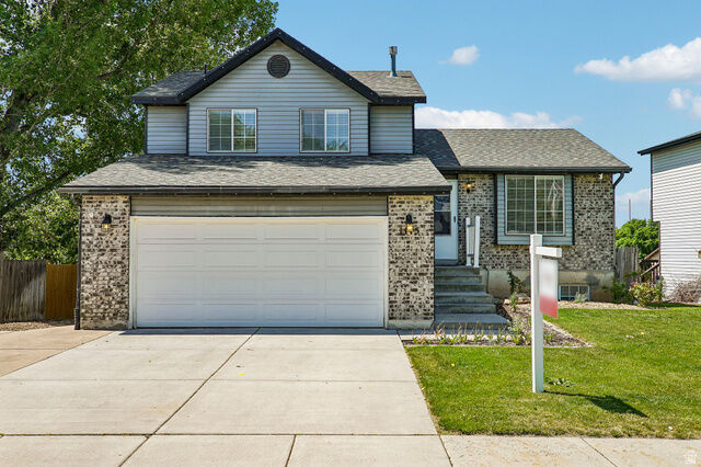 Property Photo: 1115 W 2600 N UT 84041