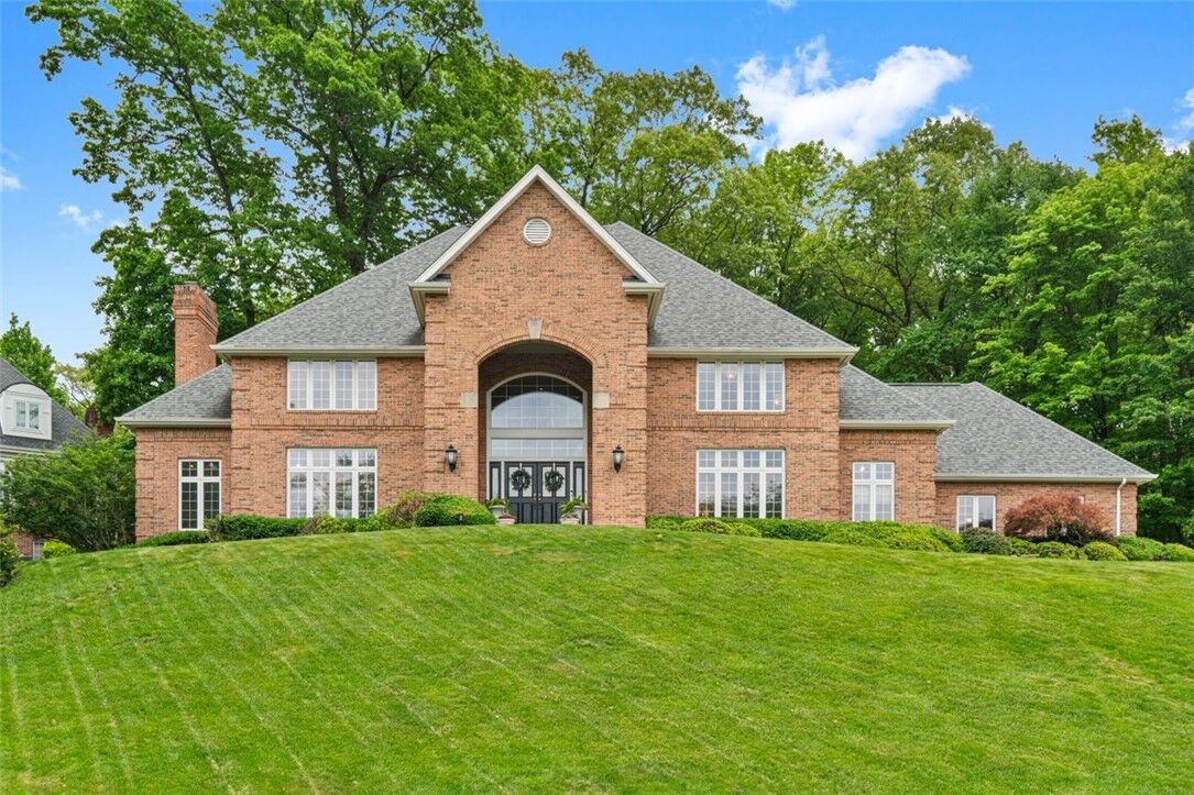 Property Photo: 2195 Chardonnay Cir PA 15044