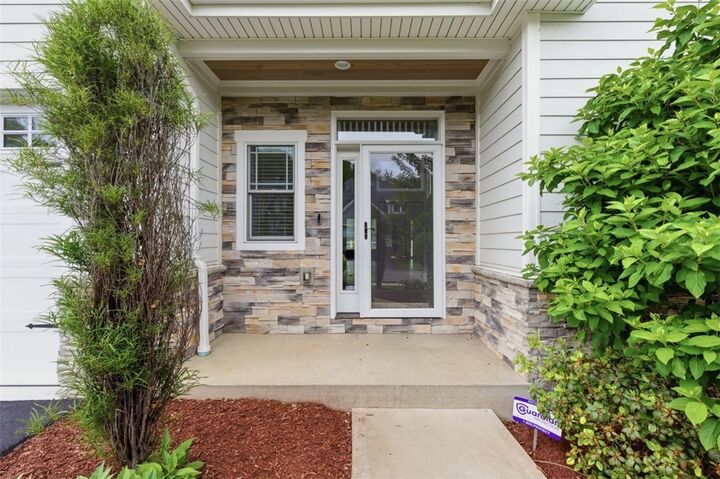 Property Photo:  214 Maid Marion Ln  PA 15317 