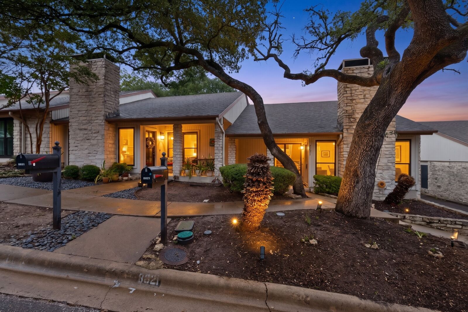 Property Photo:  8821 Honeysuckle Trail W  TX 78759 
