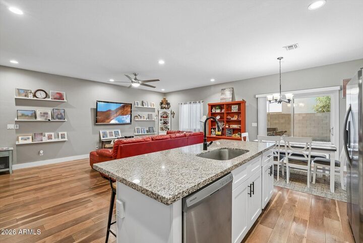 Property Photo:  4931 S 11th Place  AZ 85040 