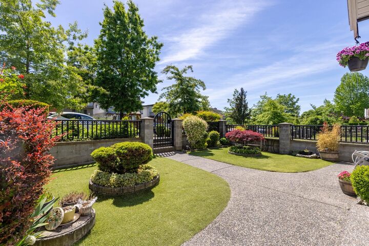 Property Photo: 2643 E 8th Avenue BC V5M 1W4