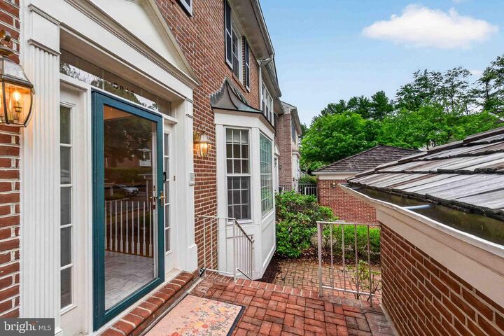 Property Photo:  8016 Quarry Ridge Way  MD 20817 