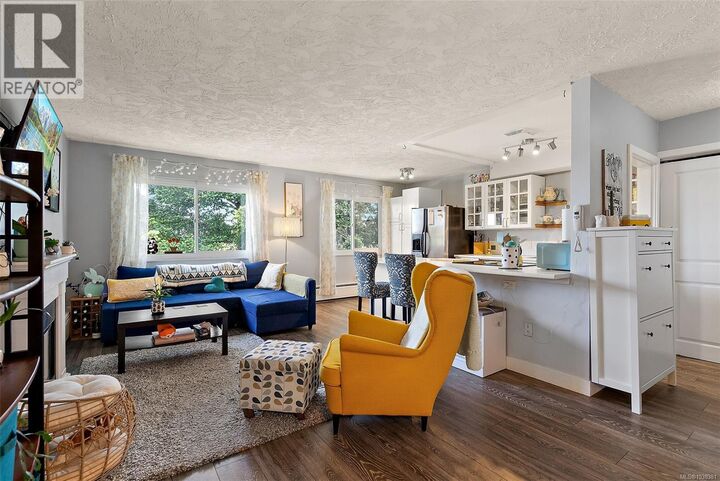 Property Photo:  1975 Lee Avenue 306  BC V8R 4W9 