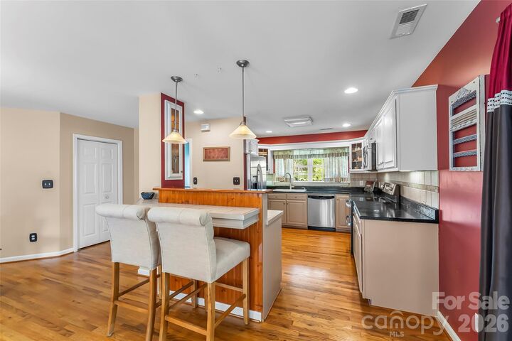Property Photo:  183 Greenlea Circle  NC 28681 