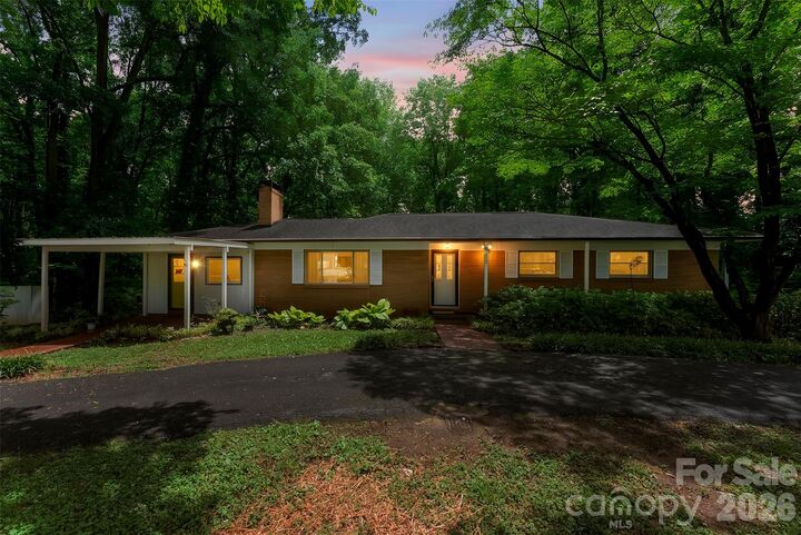 Property Photo:  817 Landing Street  NC 28086 