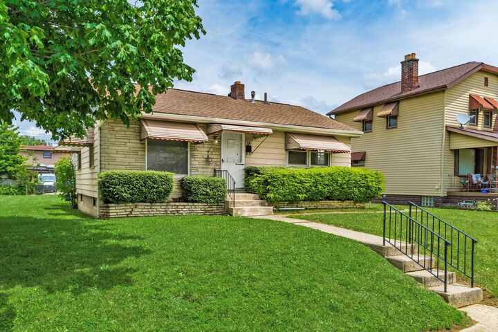 Property Photo: 672 E Mithoff Street OH 43206