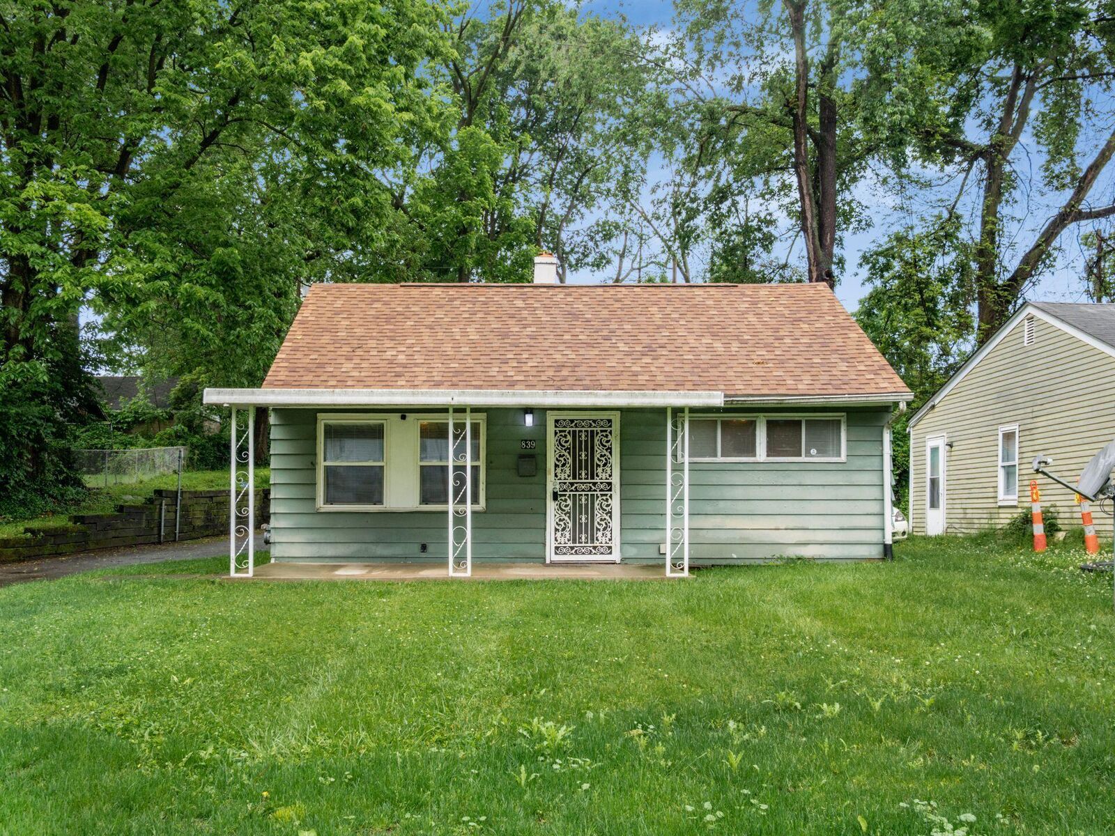 Property Photo: 839 Wellington Boulevard OH 43219