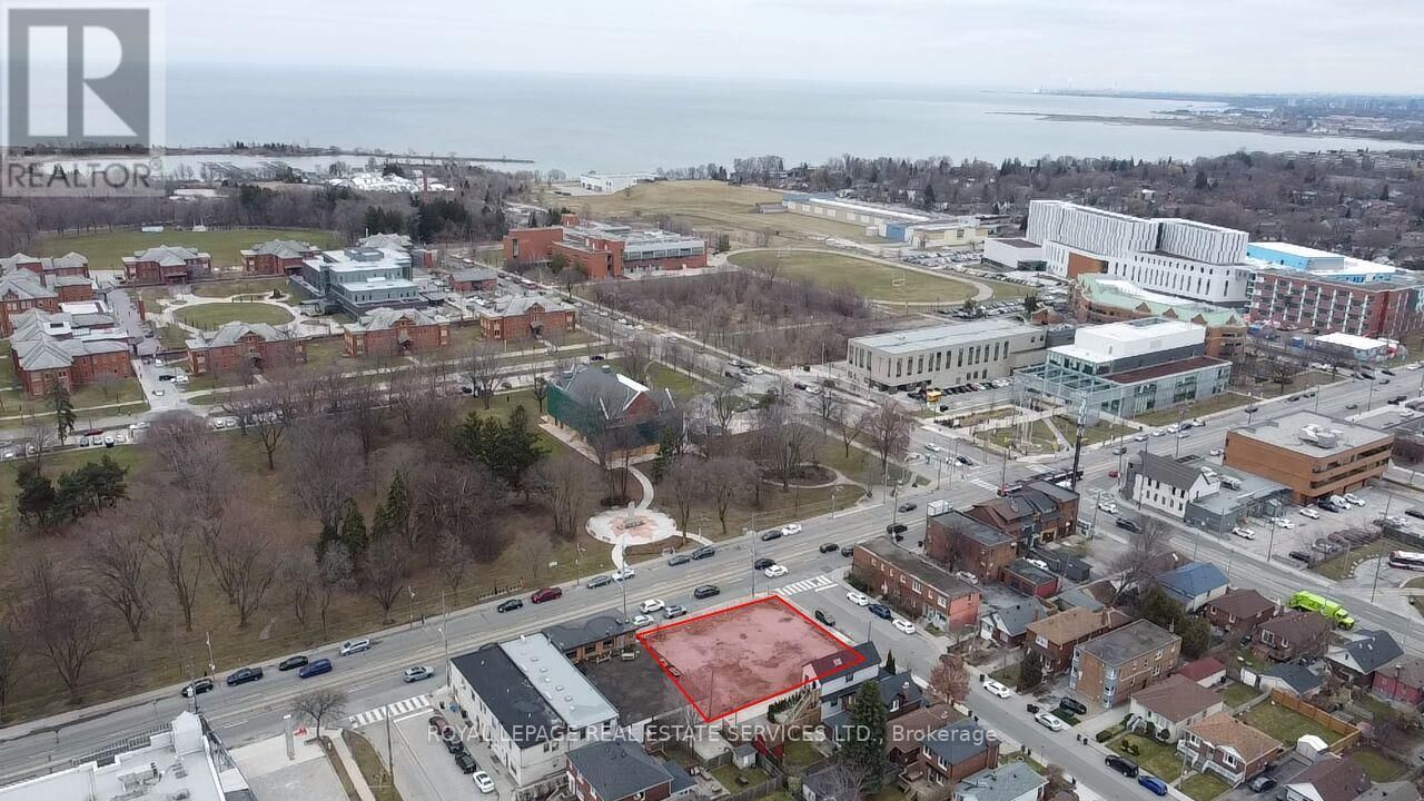 Property Photo:  3142 Lake Shore Boulevard West  ON M8V 1L4 