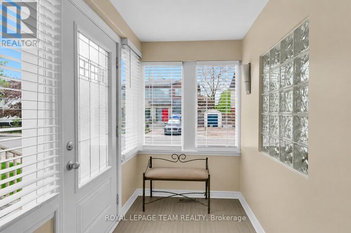 Property Photo: 45 Rockcliffe Way ON K1M 1B4