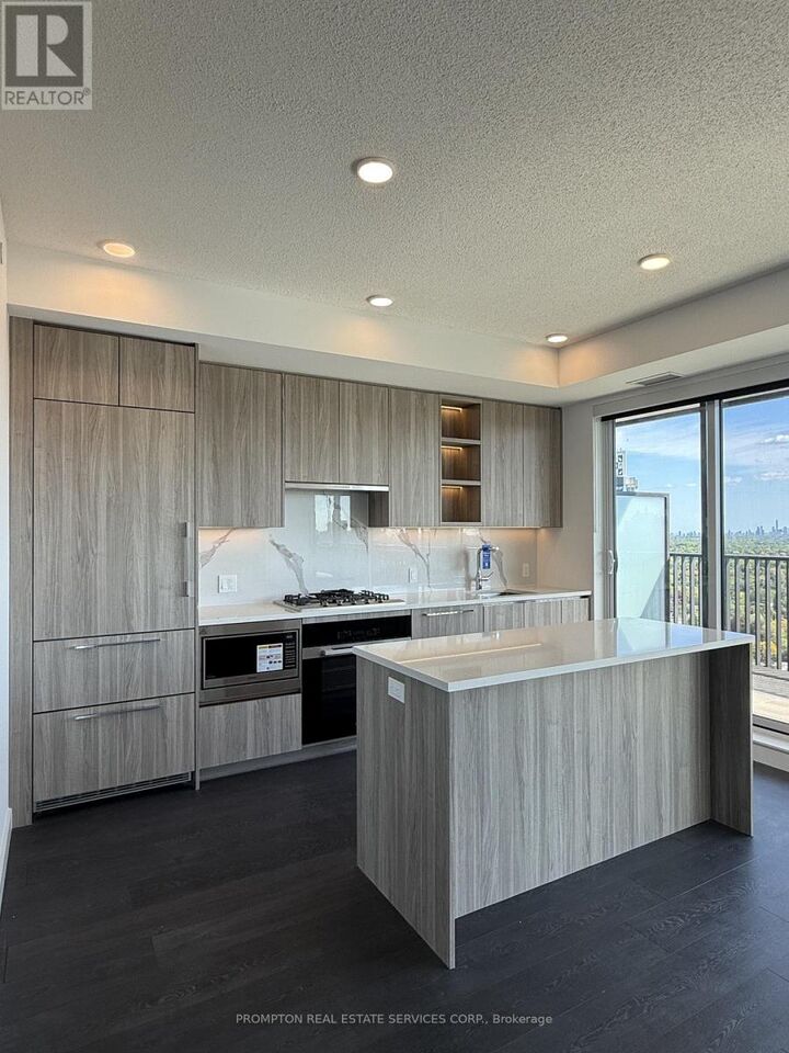 Property Photo: 18 Esther Shiner Boulevard 3202 ON M2K 0J7
