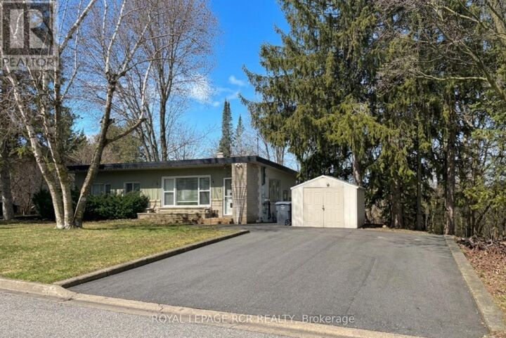 Property Photo: 7 Hilltop Drive Upper ON L7C 1K7